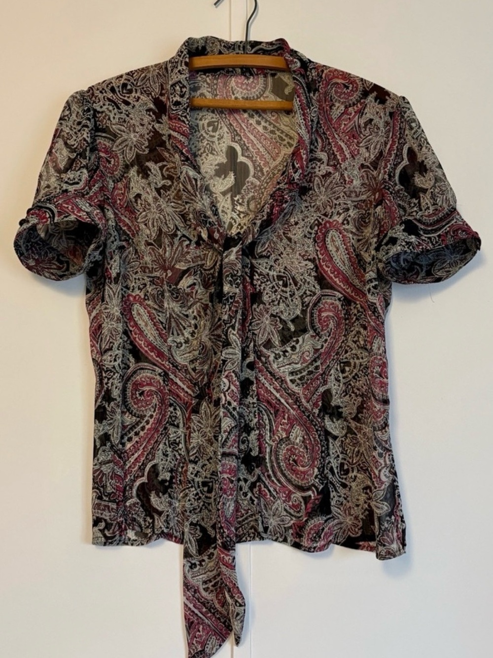 Paisley Tie-Neck Short Sleeve Top - Black & Burgundy